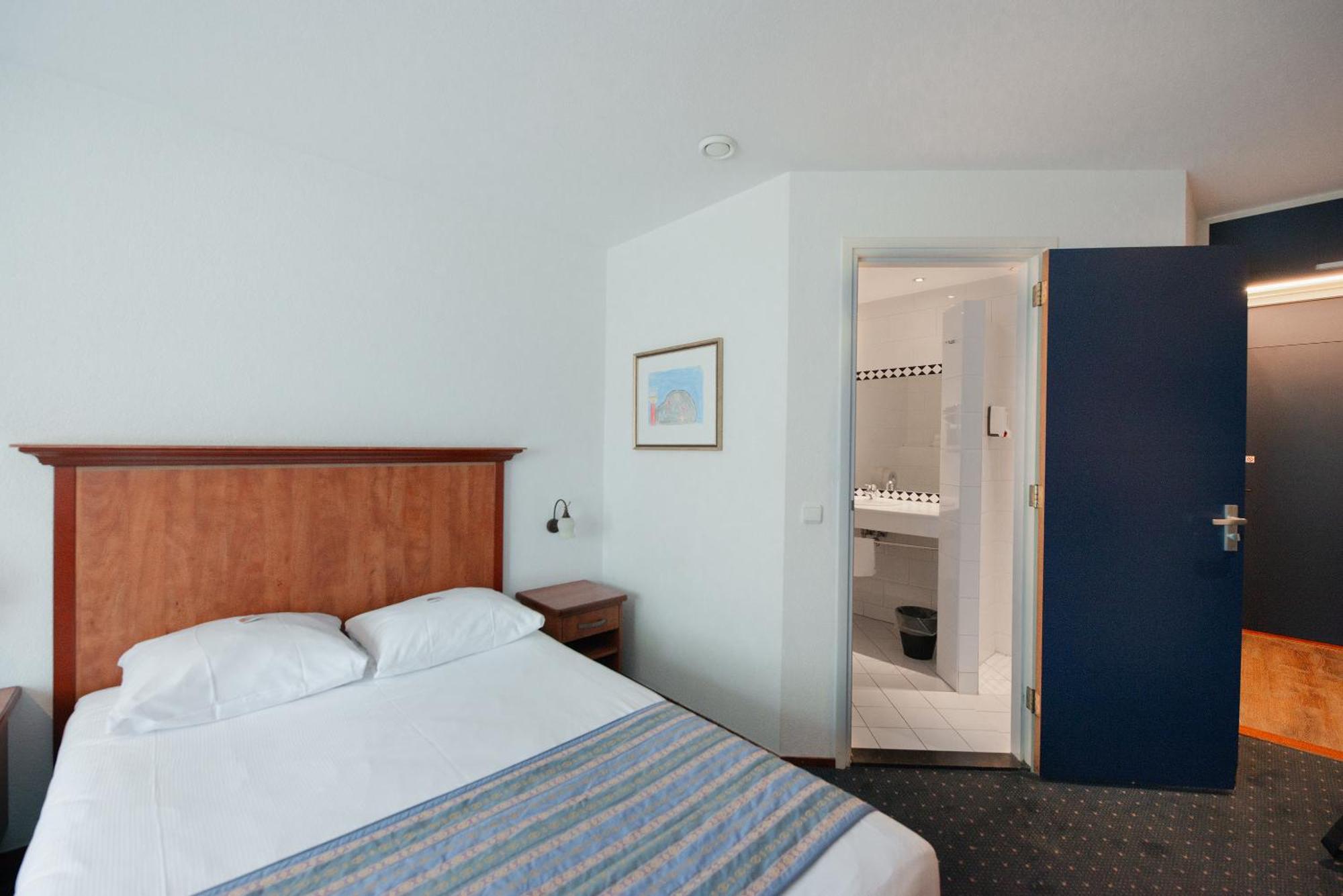 Boutique Hotel Herbergh Amsterdam Airport Free Parking Бадуведорп Екстер'єр фото